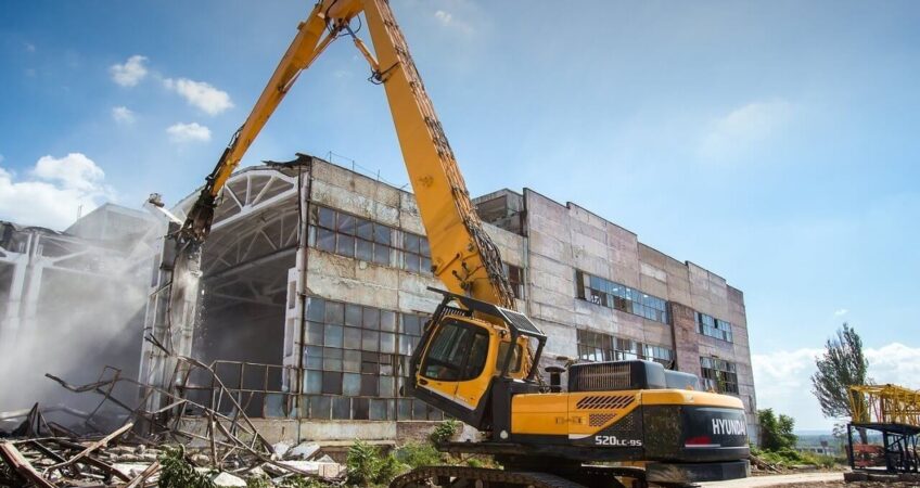 Демонтаж промышленных зданий в Хабаровске  